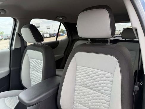 Used 2019 Chevrolet Equinox LT w/ Driver Convenience Package FWD image 12