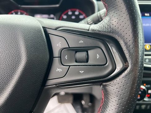 Used 2021 Chevrolet TrailBlazer RS w/ Convenience Package image 23
