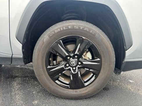 Used 2024 Toyota RAV4 XLE AWD/4WD image 9