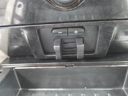 Used 2013 Ford Expedition Limited RWD image 19