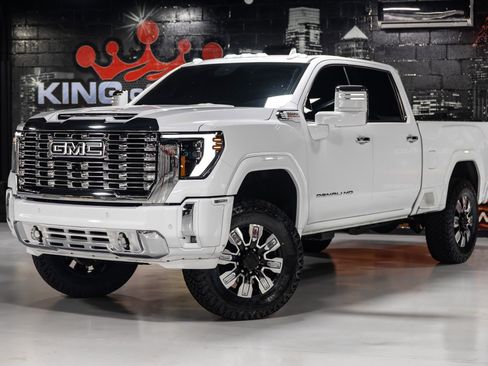 Used 2025 GMC Sierra 2500 Denali image 1