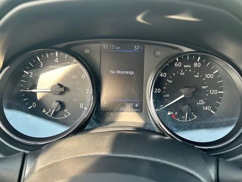 Used 2020 Nissan Rogue Sport SV image 16