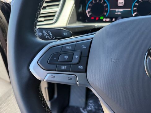 Used 2024 Volkswagen Atlas Cross Sport SE FWD image 23