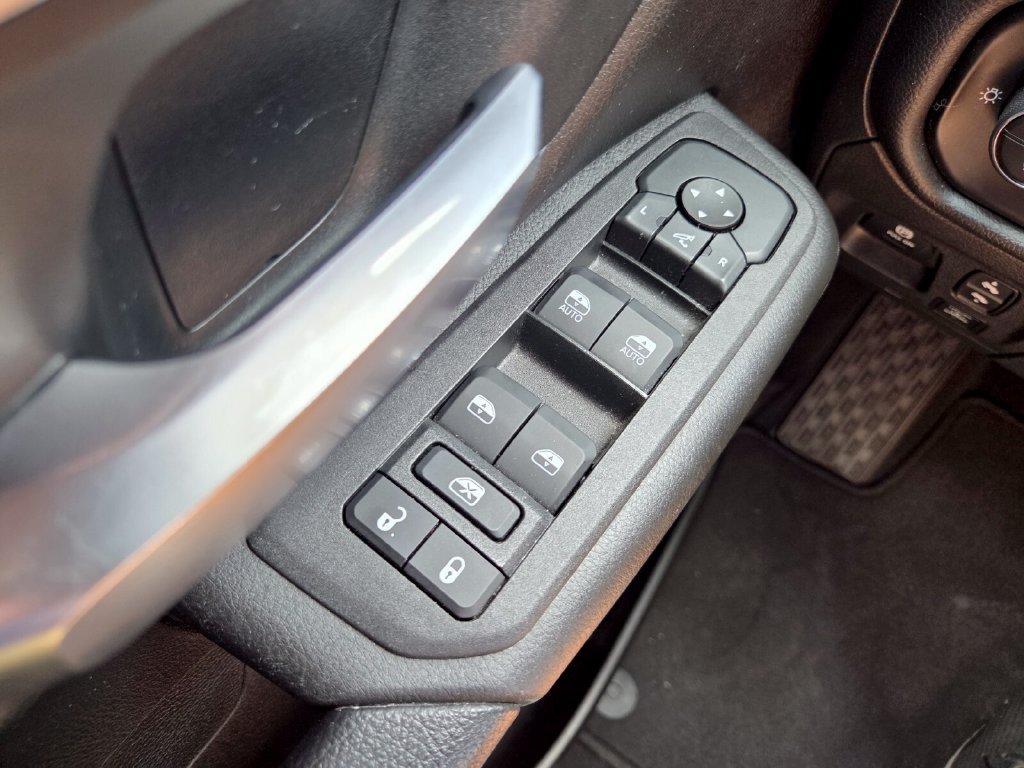 Used 2025 RAM 1500 Big Horn AWD/4WD image 23