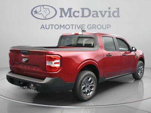Used 2025 Ford Maverick XLT w/ Equipment Group 302A AWD/4WD image 8