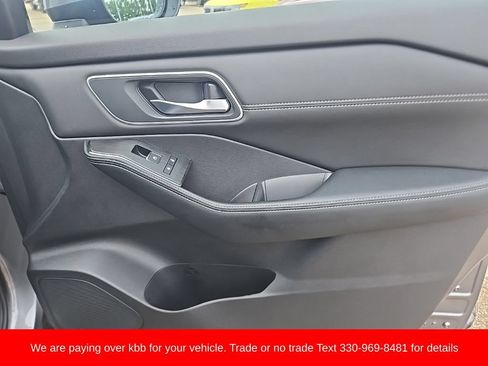 Used 2025 Nissan Rogue Platinum w/ Platinum Premium Package AWD/4WD image 25