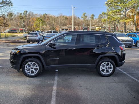 New 2026 Jeep Compass Latitude image 8