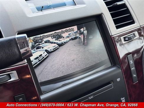 Used 2010 Cadillac Escalade 2WD image 18
