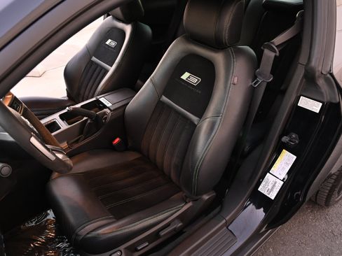 Used 2012 Ford Mustang GT Premium w/ HID Headlamps & Security Pkg image 17