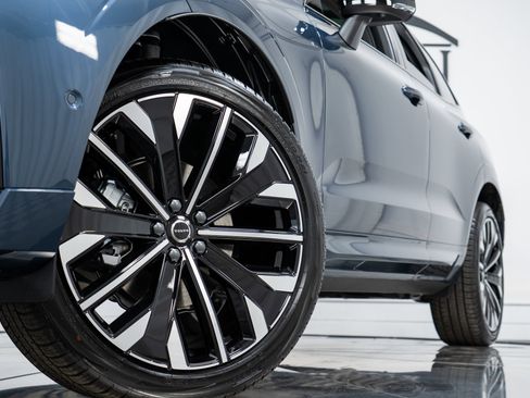 New 2026 Volvo XC60 B5 Ultra w/ Climate Package image 27