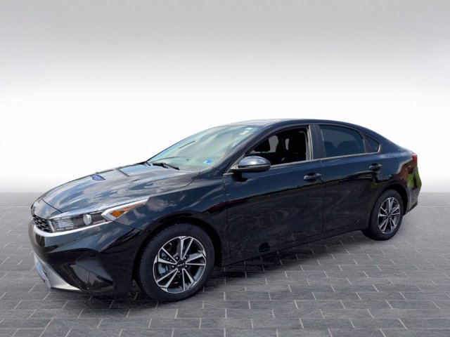 Used 2024 Kia Forte LXS w/ LXS Technology Package FWD image 3