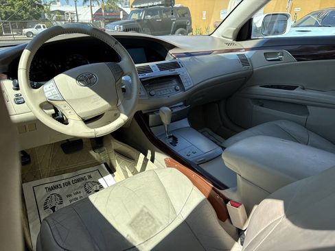 Used 2010 Toyota Avalon XLS image 22