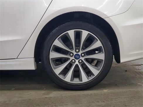 Used 2020 Ford Fusion SE image 30