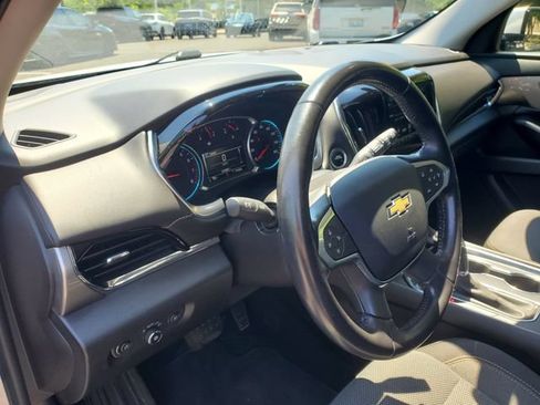Used 2018 Chevrolet Traverse LT FWD image 20