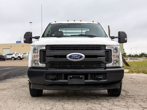 Used 2019 Ford F350 XL w/ Power Equipment Group RWD image 2