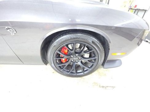 Used 2016 Dodge Challenger SRT Hellcat image 12