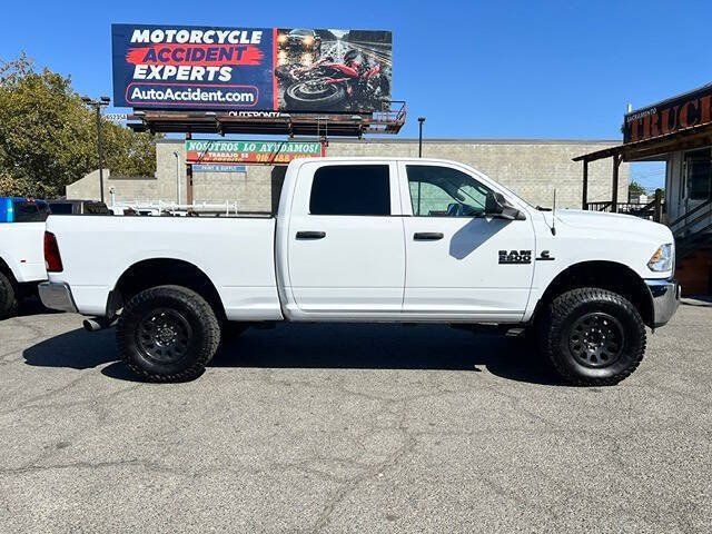 Used 2018 RAM 2500 Tradesman w/ Chrome Appearance Group AWD/4WD image 7