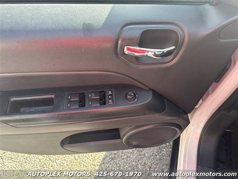 Used 2013 Jeep Compass Latitude image 20