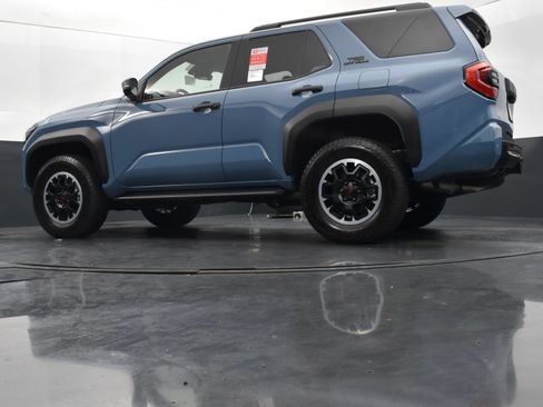 Used 2025 Toyota 4Runner TRD Off-Road Premium AWD/4WD image 37