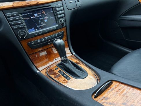 Used 2008 Mercedes-Benz E 350 4MATIC Sedan image 23