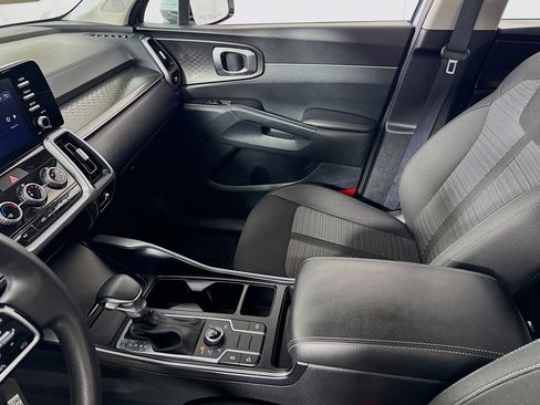 Used 2022 Kia Sorento LX image 23