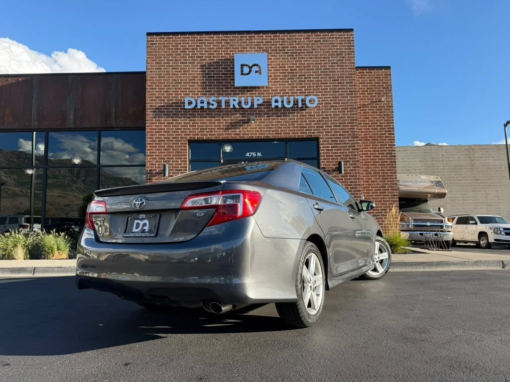 Used 2012 Toyota Camry SE FWD image 5