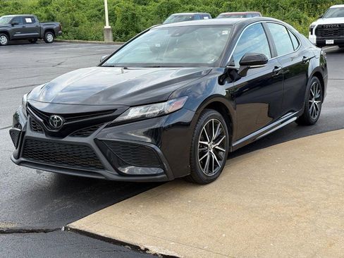 Certified 2023 Toyota Camry SE image 9