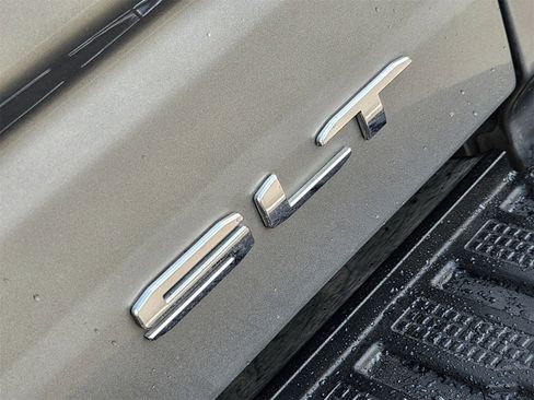 Used 2023 GMC Sierra 1500 SLT w/ SLT Convenience Package image 19