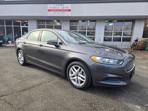 Used 2016 Ford Fusion SE image 41