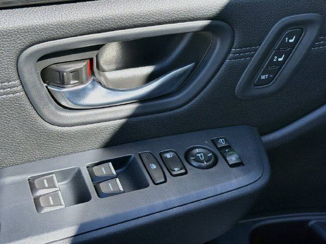 New 2026 Honda Pilot Touring image 17