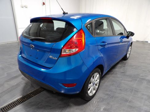 Used 2013 Ford Fiesta SE image 5