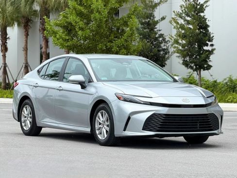 Used 2025 Toyota Camry LE FWD image 1
