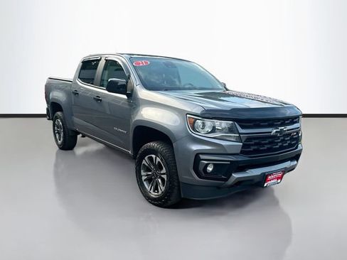 Used 2021 Chevrolet Colorado Z71 w/ Safety Package AWD/4WD image 3