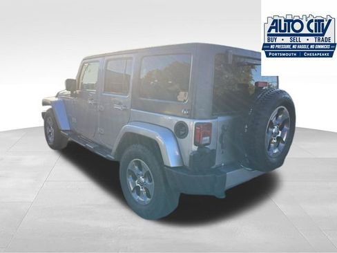 Used 2017 Jeep Wrangler Unlimited Sahara AWD/4WD image 7