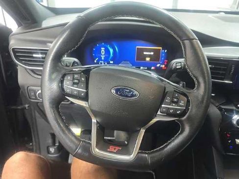 Used 2022 Ford Explorer ST AWD/4WD image 9