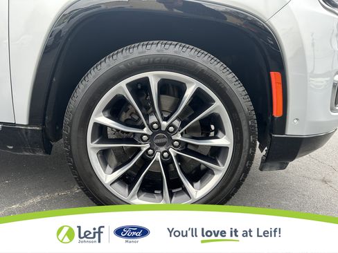 Used 2022 Jeep Wagoneer Series III w/ Premium Group I image 9