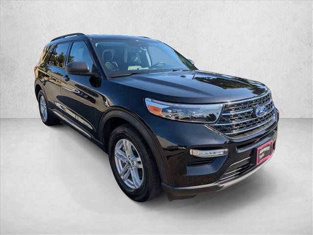 Used 2023 Ford Explorer XLT w/ Equipment Group 202A RWD image 3