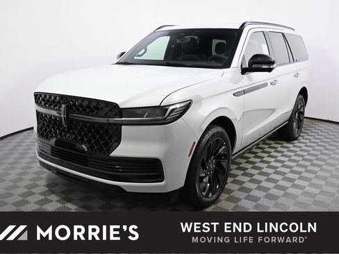 New 2025 Lincoln Navigator Reserve w/ Jet Appearance Package image 1