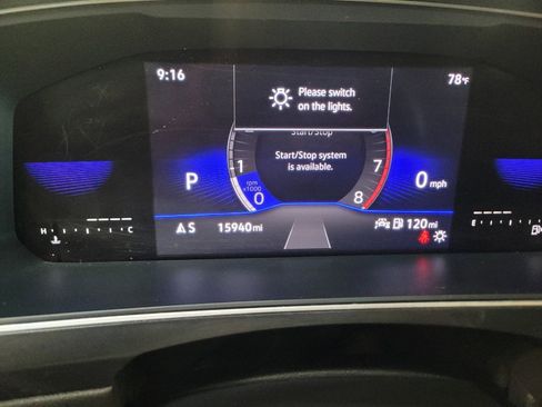Used 2023 Volkswagen Tiguan SE w/ Panoramic Sunroof Package FWD image 23