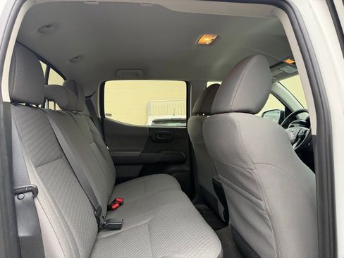 Used 2020 Toyota Tacoma SR image 12