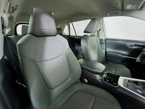 Used 2024 Toyota RAV4 XLE image 25
