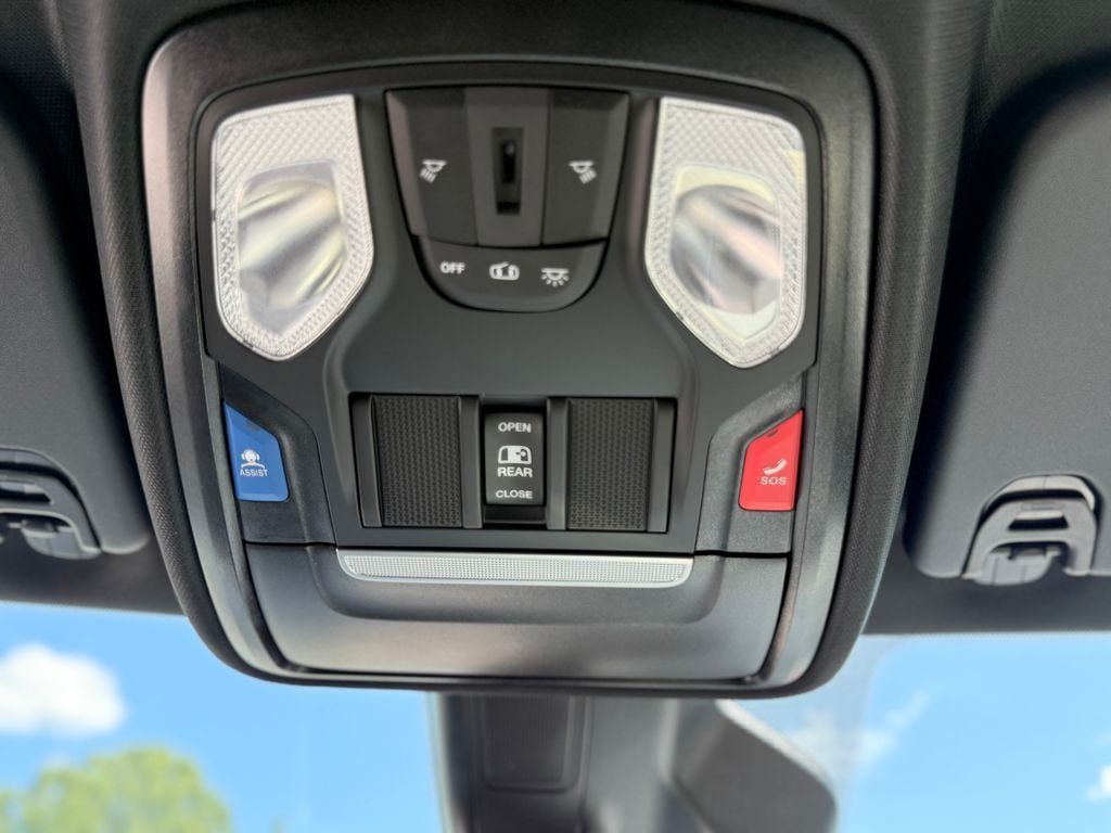 New 2026 RAM 1500 Express AWD/4WD image 30