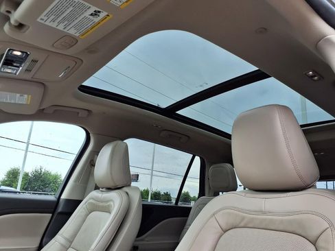 Used 2023 Lincoln Aviator Reserve w/ Equipment Group 201A RWD image 10