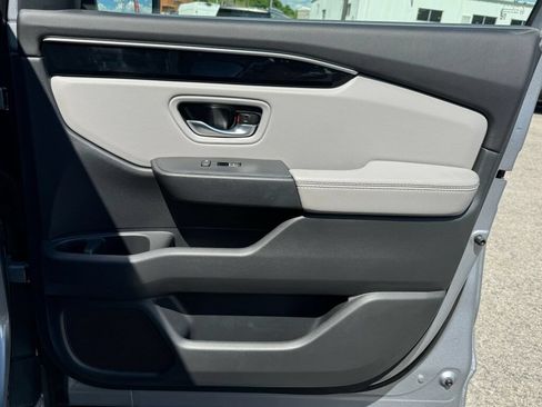 Used 2023 Honda Pilot Touring image 23