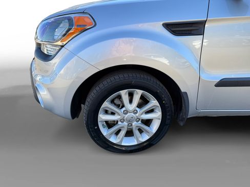 Used 2013 Kia Soul + image 9