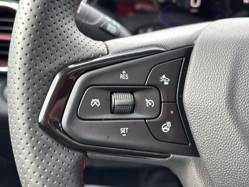 Used 2026 Chevrolet Trax RS w/ Sunroof Package FWD image 25