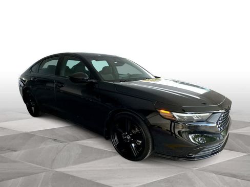 Used 2025 Honda Accord Sport image 2