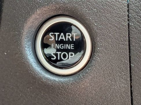 Used 2024 Nissan Frontier SV w/ SV Convenience Package RWD image 36