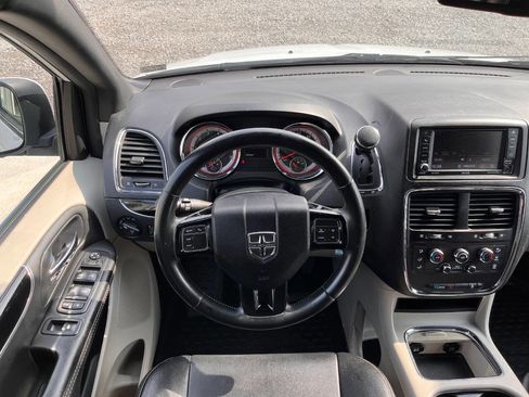 Used 2018 Dodge Grand Caravan SXT FWD image 26