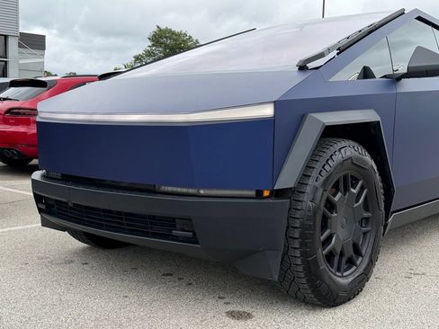 Used 2024 Tesla Cybertruck AWD Crew Cab image 30